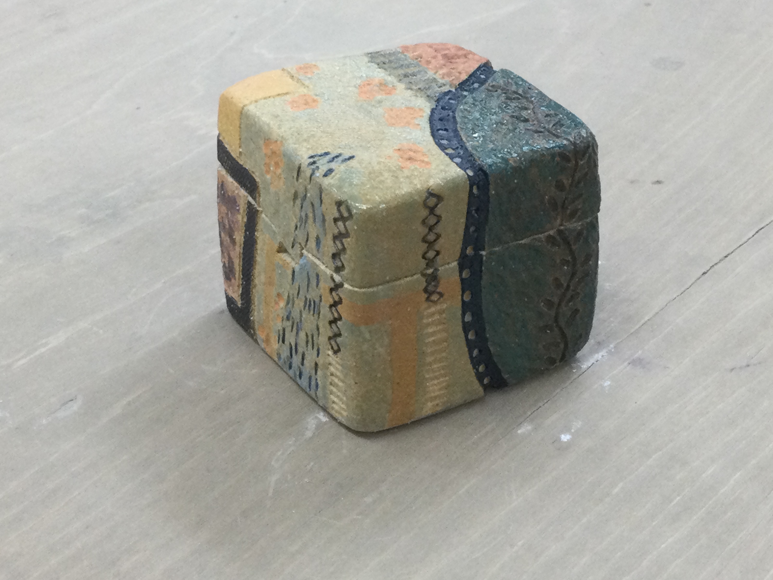 窯出しです(陶芸作品)